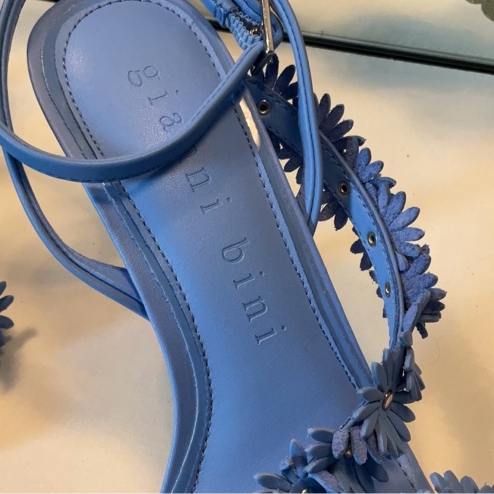 Gianni Bini Daisy Leather sandals NWT and box - Picture 2 of 4